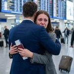 Am plâns în timp ce îl duceam pe soțul meu la aeroport pentru jobul lui de doi ani în străinătate, apoi m-am întors acasă și am transferat totul