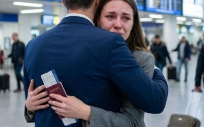 Am plâns în timp ce îl duceam pe soțul meu la aeroport pentru jobul lui de doi ani în străinătate, apoi m-am întors acasă și am transferat totul